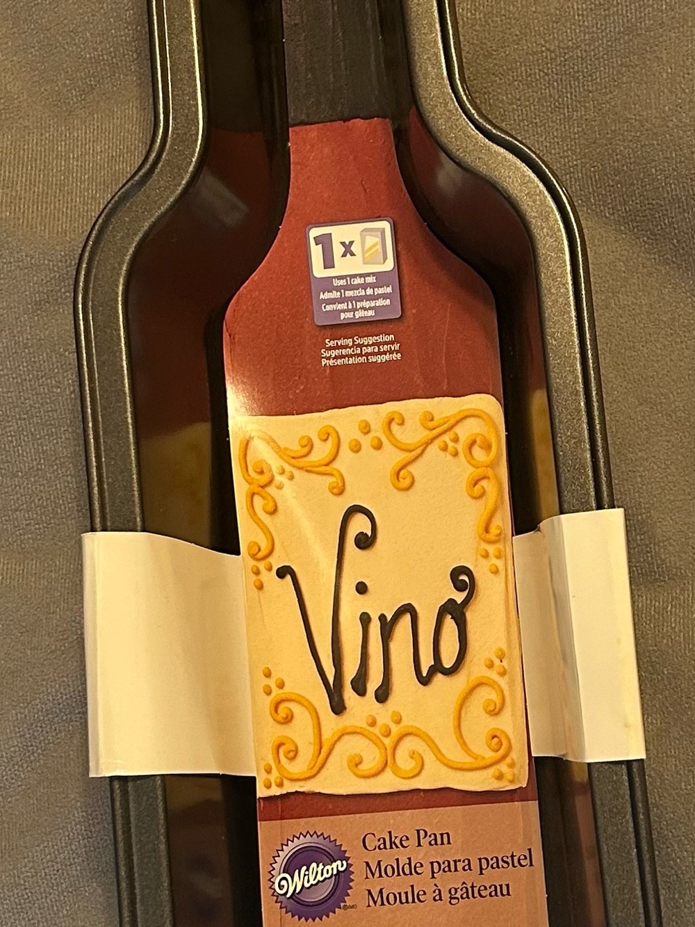 Retired Wilton Wine Bottle Cake Pan NWT